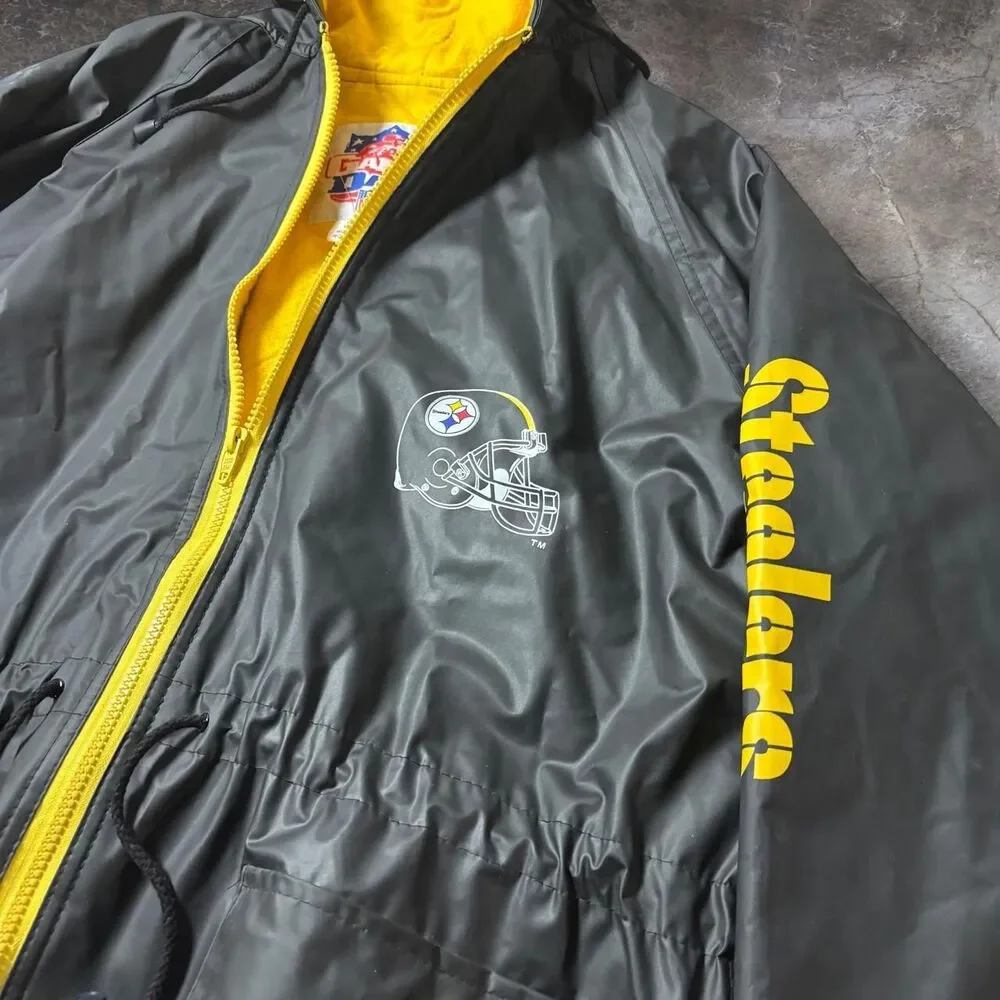 Gameday Raincoat Mens Black Yellow Medium Pittsburgh Steelers 90s Big Logo